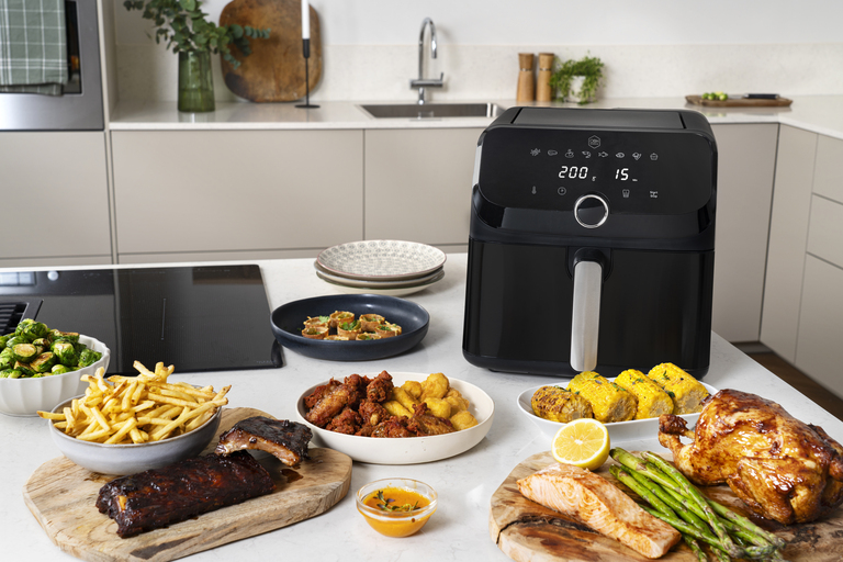 Airfryer voi osittain korvata uunin nopeaa ja jokapäiväistä