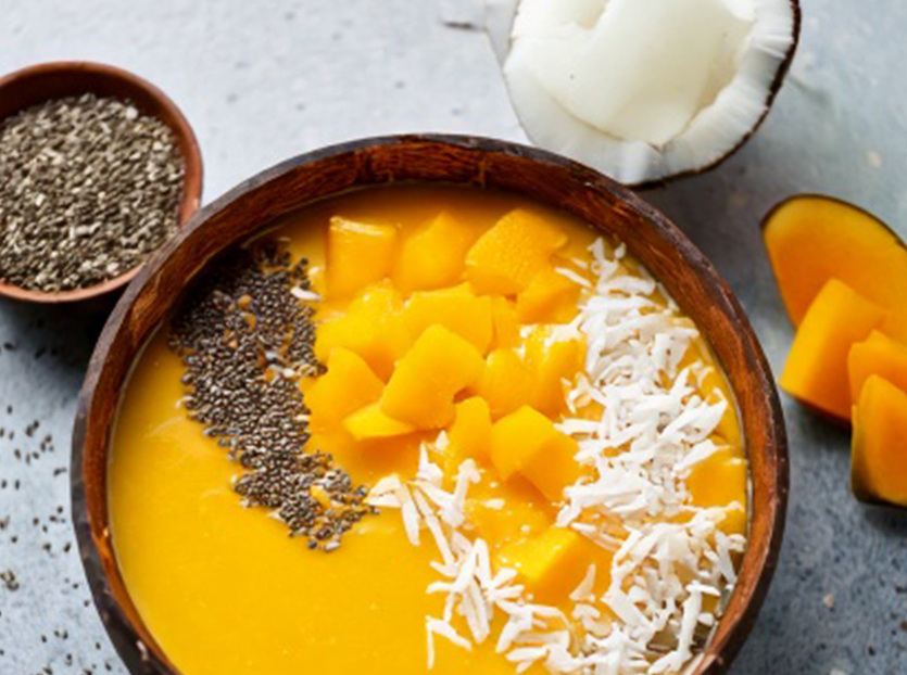 Mango smoothie bowl