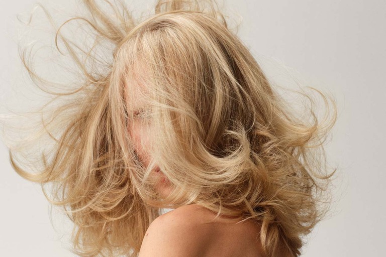 Värjätyille hiuksille