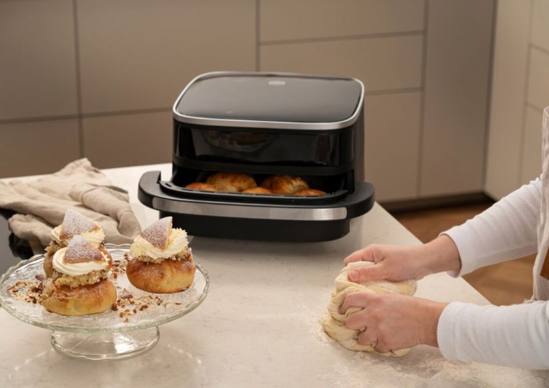 Leivo täydelliset laskiaispullat Easy Fry XL Surface -air fryerilla.