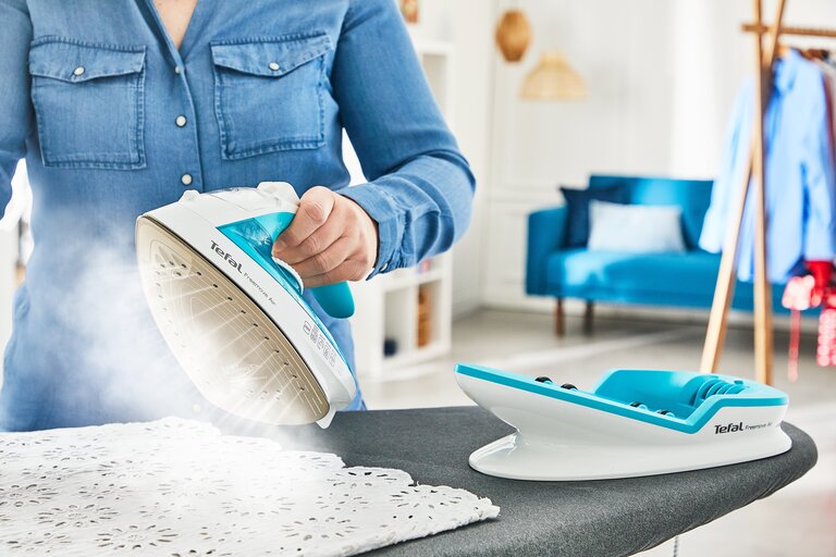 Tefalin kevyin johdoton silitysrauta 