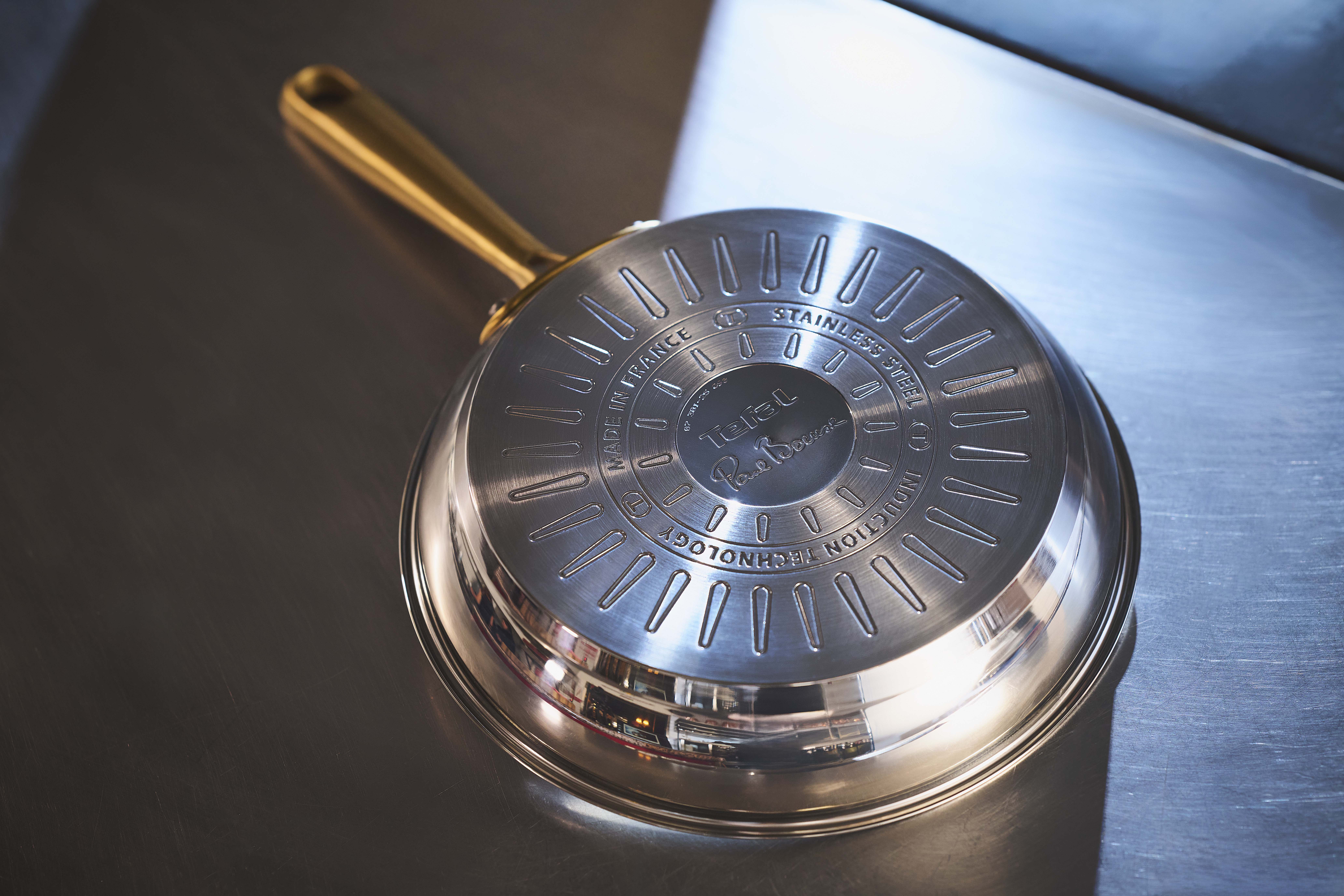 Paksu pohja tasaisen lämmönjakautumisen ja pitkän käyttöiän takaamiseksi