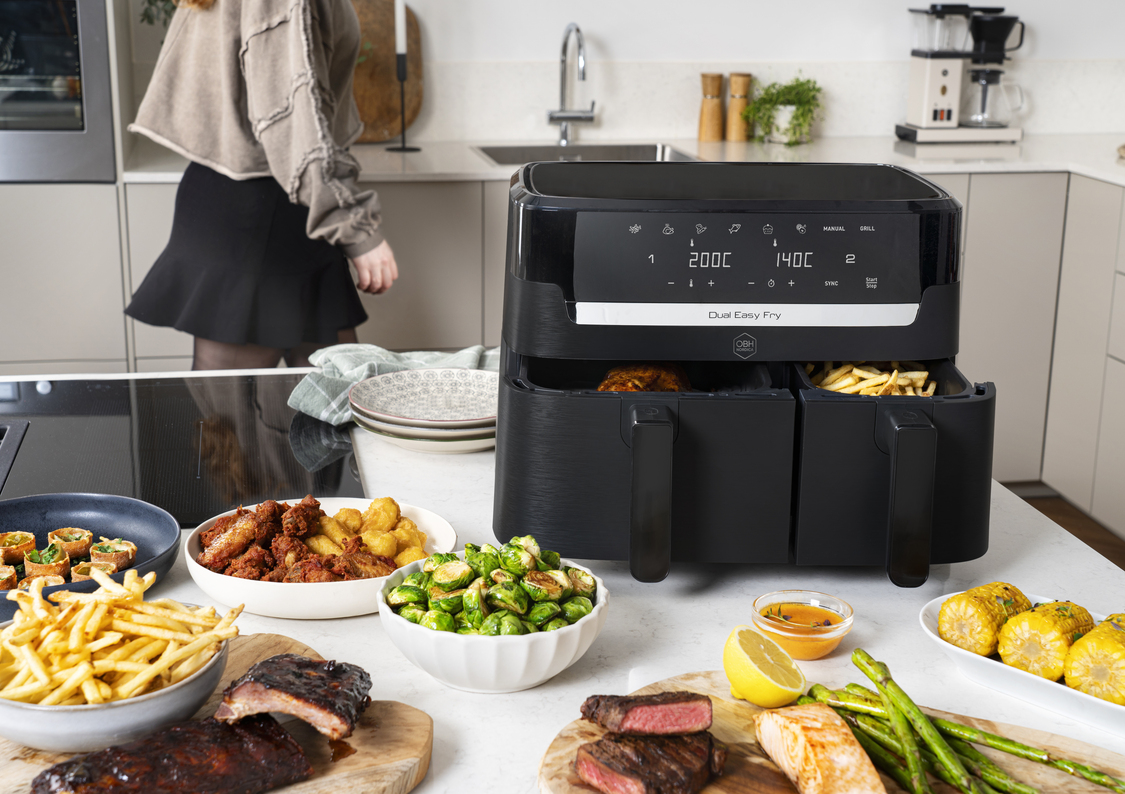 Eri kokoisia Airfryer-tuotteita