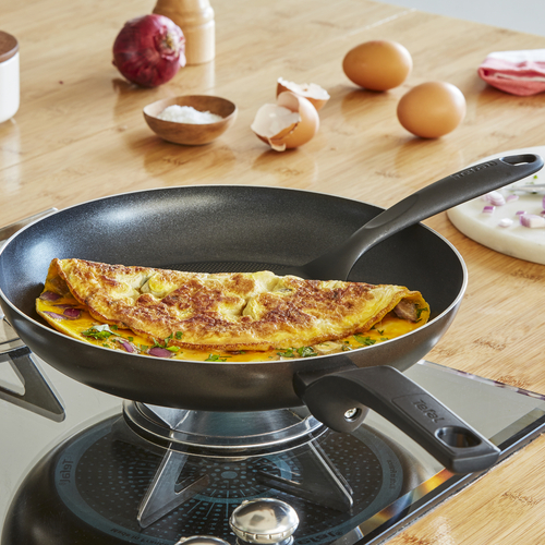 Easy Cook and Clean Paistinpannusetti 24 & 28 cm 