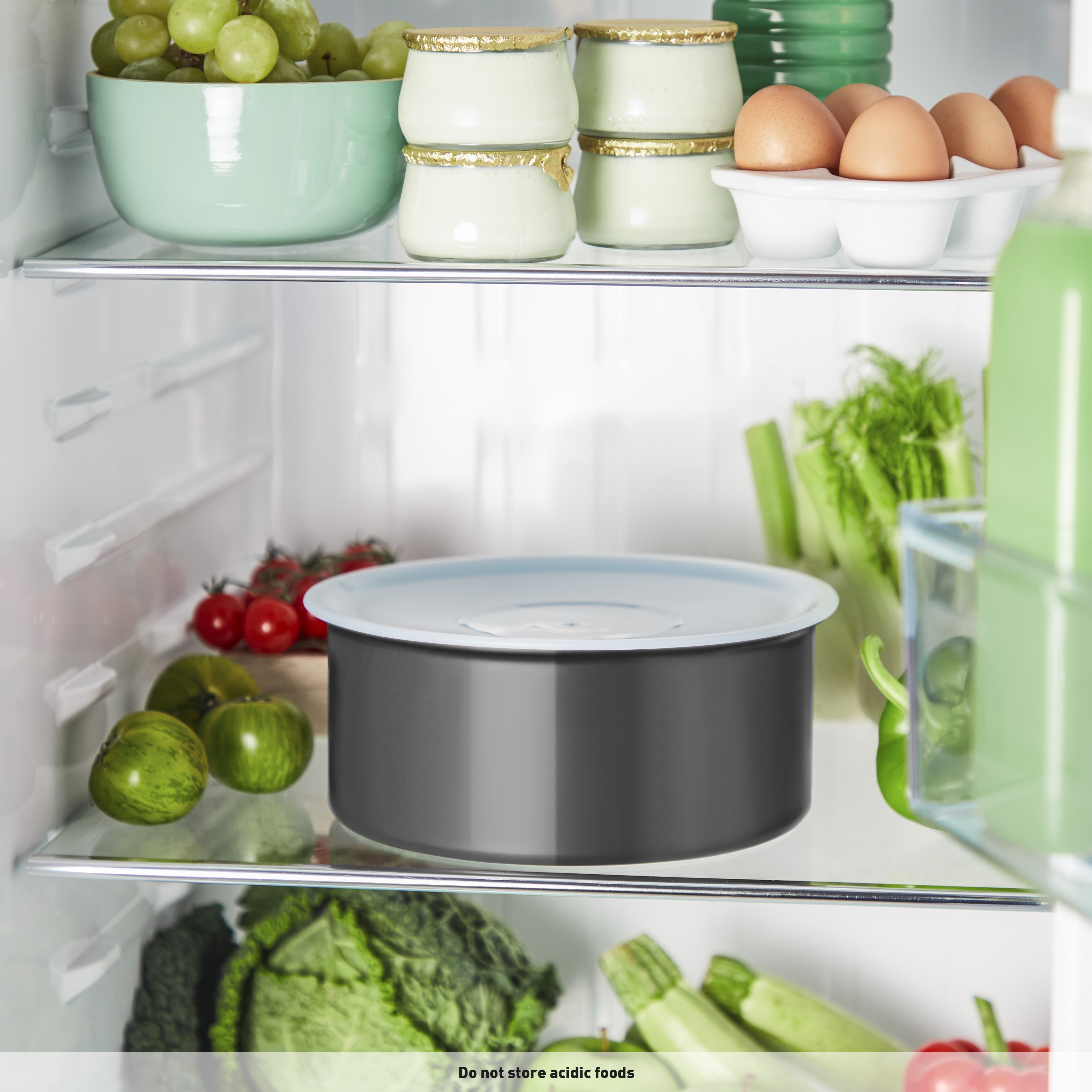 Säilytä tähteet jääkaapissa kannen avulla.