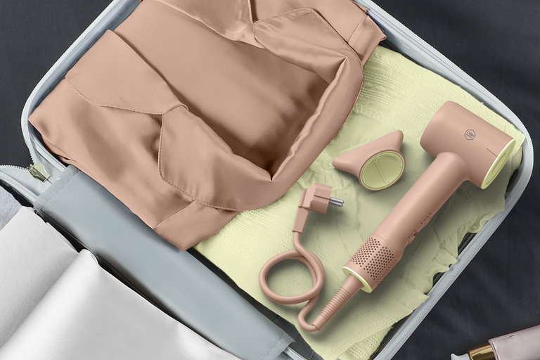 Vain 350 g painava Blumia-hiustenkuivain on uskomattoman kevyt käsitellä. 