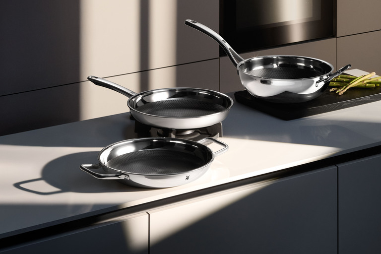 Paistoastia, jossa on hunajakennorakenne