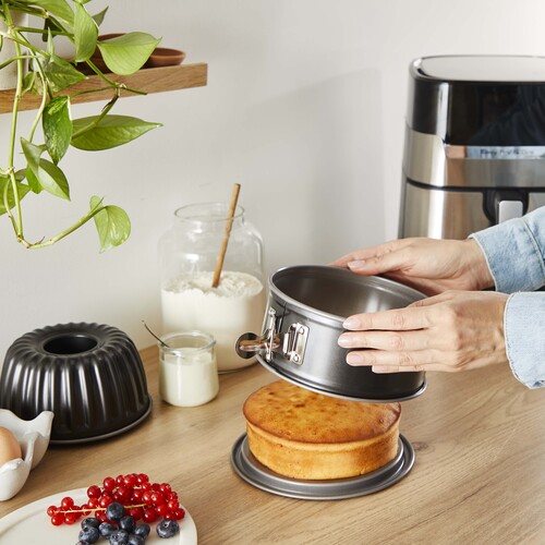 Easy Fry irtopohjavuoka ja sokerikakkuvuoka