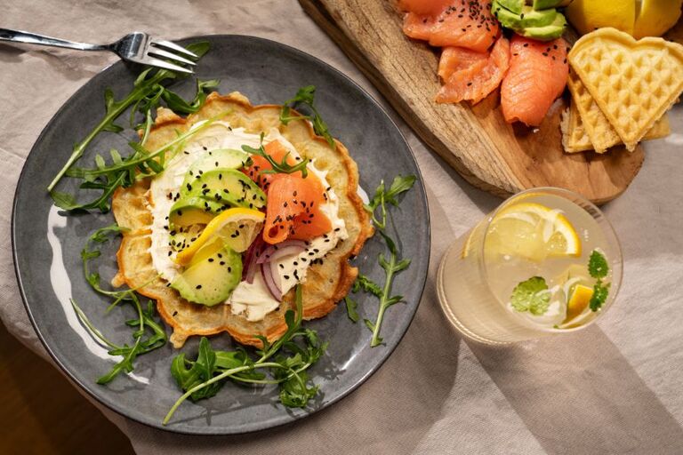 Täyttäviä vohveleita ylellisillä täytteillä.