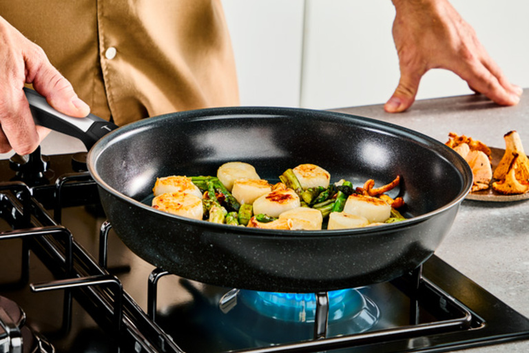 Non stick -pinnoitettu paistinpannu