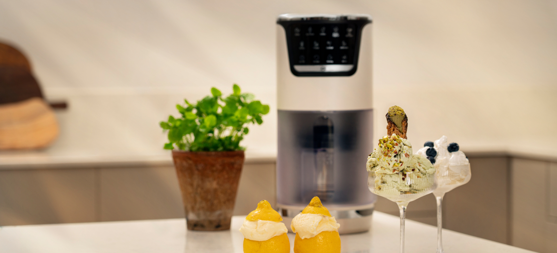 Dolci Gelato, 9-in-1-jäätelökoneValmista jäätelöä ja muita kylmiä herkkuja