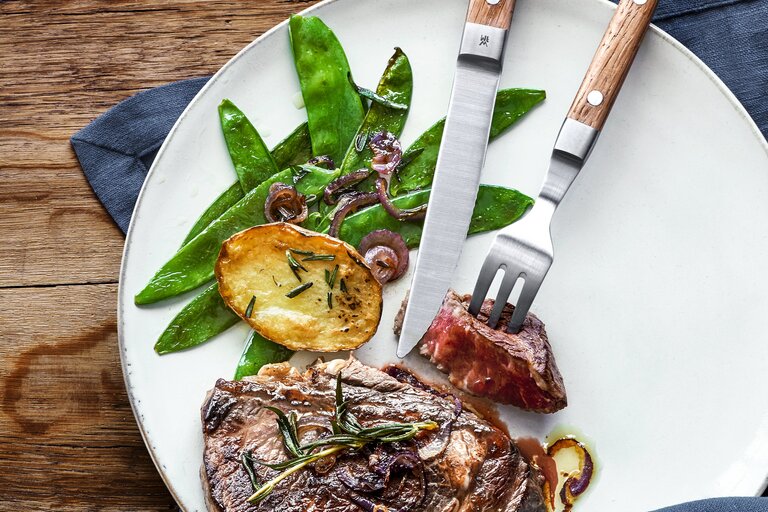 Taotut veitset sahalaitaisella terällä