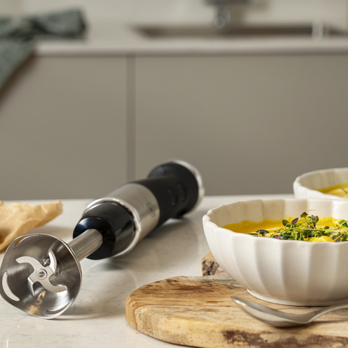 Quickchef+-sauvasekoitin lisävarusteineen